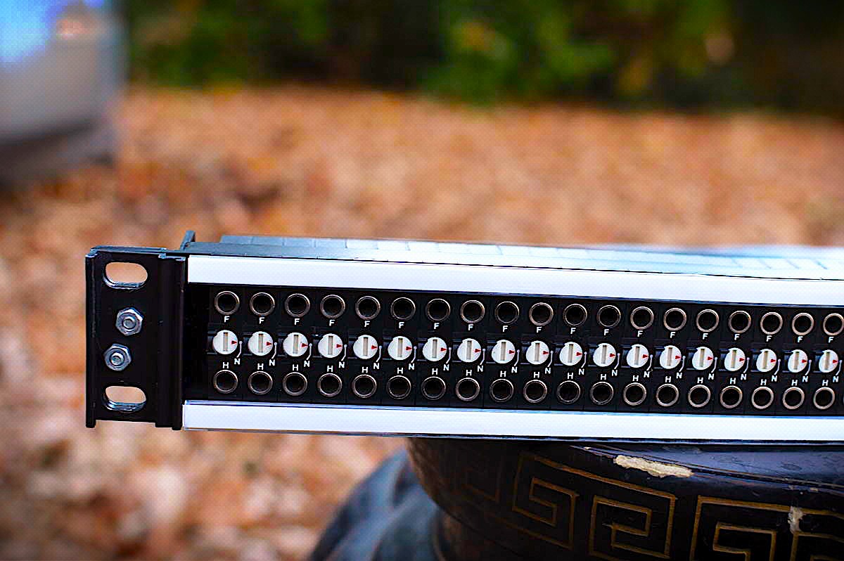 New SwitchCraft EZ Normal Patchbay 1  New SwitchCraft EZ Normal Patchbay 1