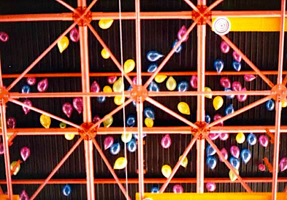 Baloons to help Sound. That's What the Promoter Thought Anyway